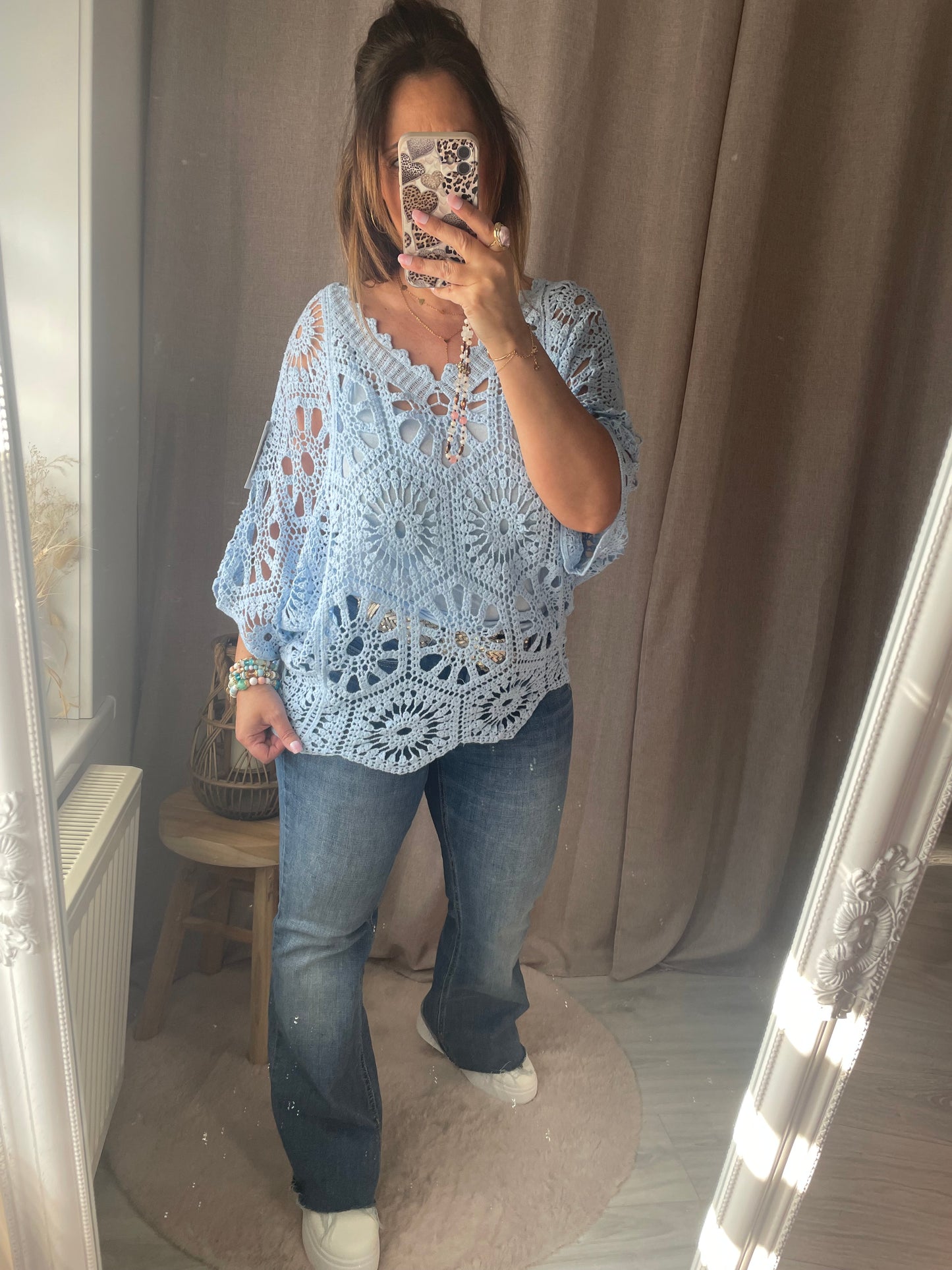 Top ample en crochet bohème bleu ciel Amélie