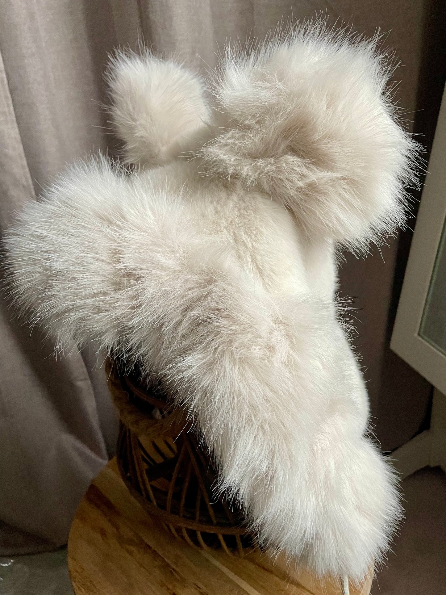 Bonnet fourrure avec oreilles et pompons écru
