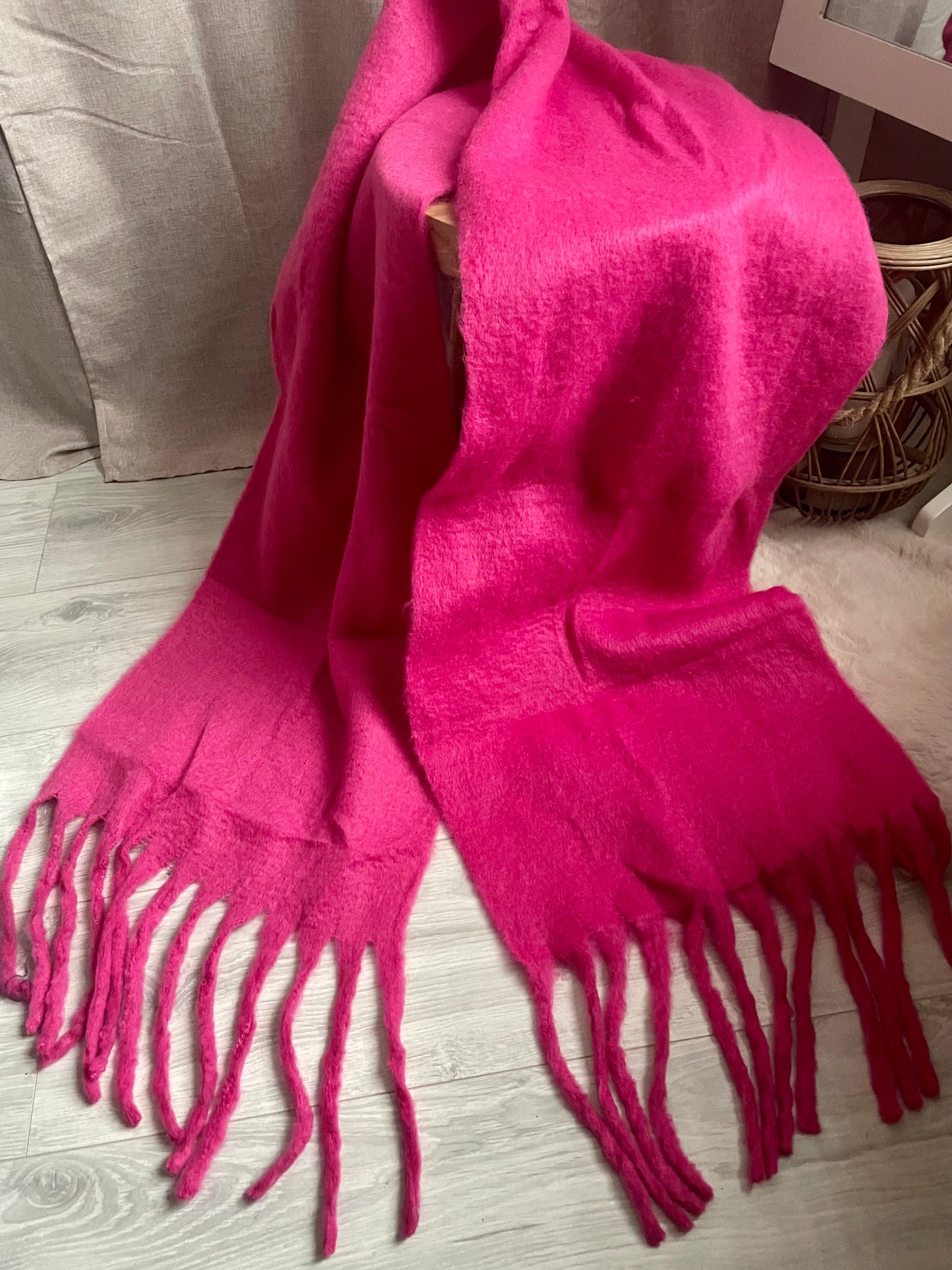 Écharpe douce et épaisse à franges rose Bianca