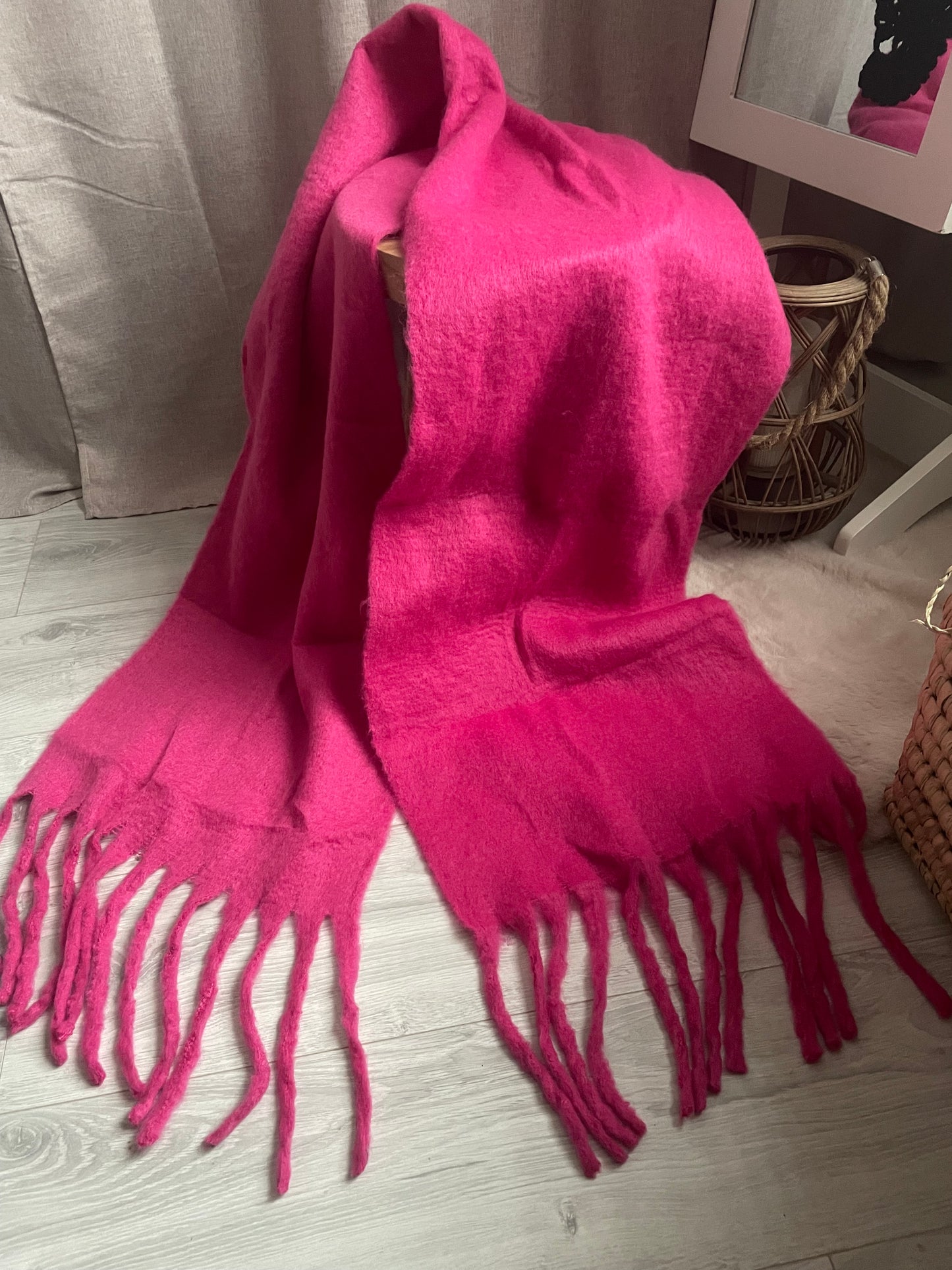 Écharpe douce et épaisse à franges rose Bianca