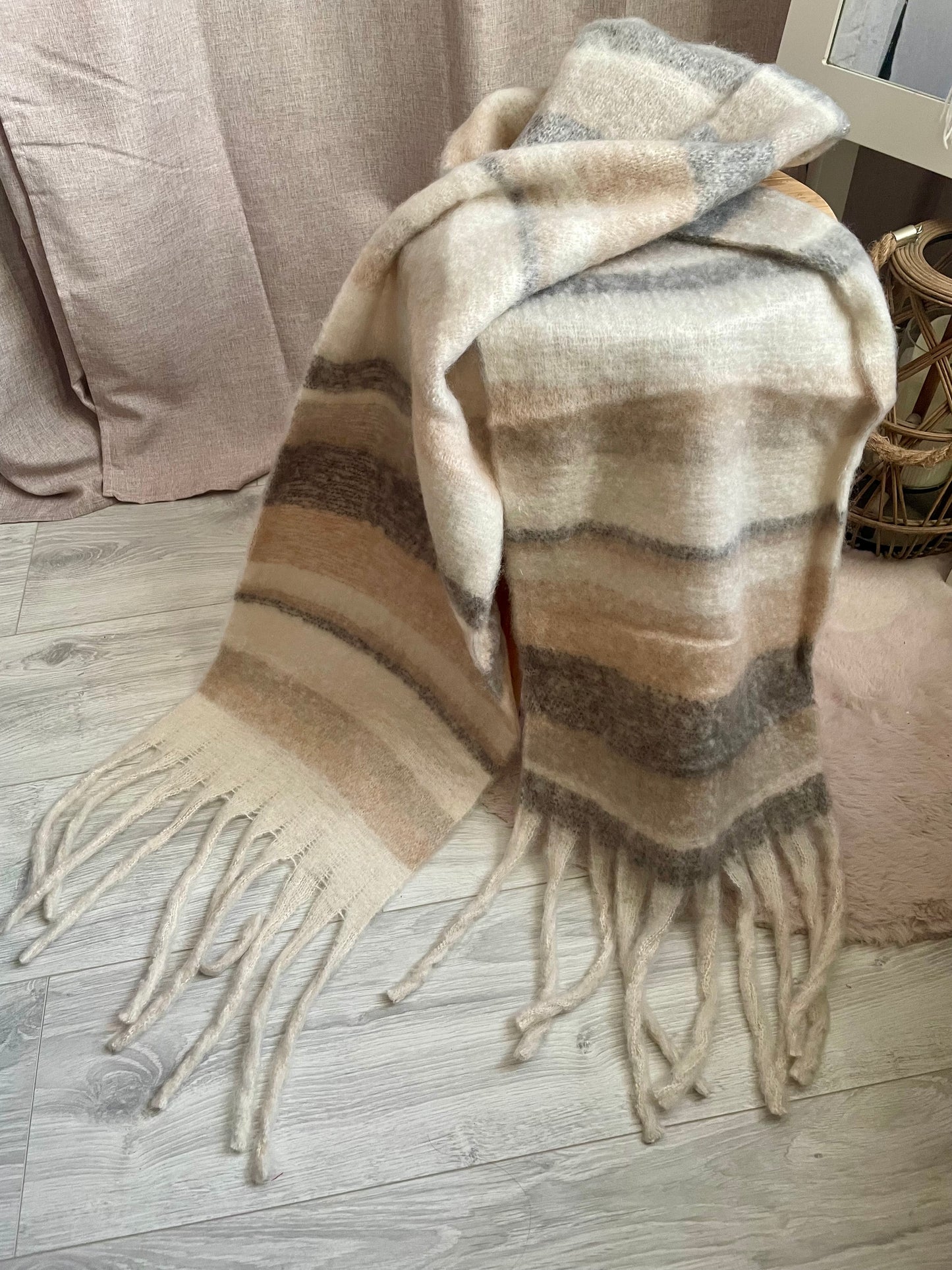 Écharpe douce et épaisse à franges multicolore ton nude Lou