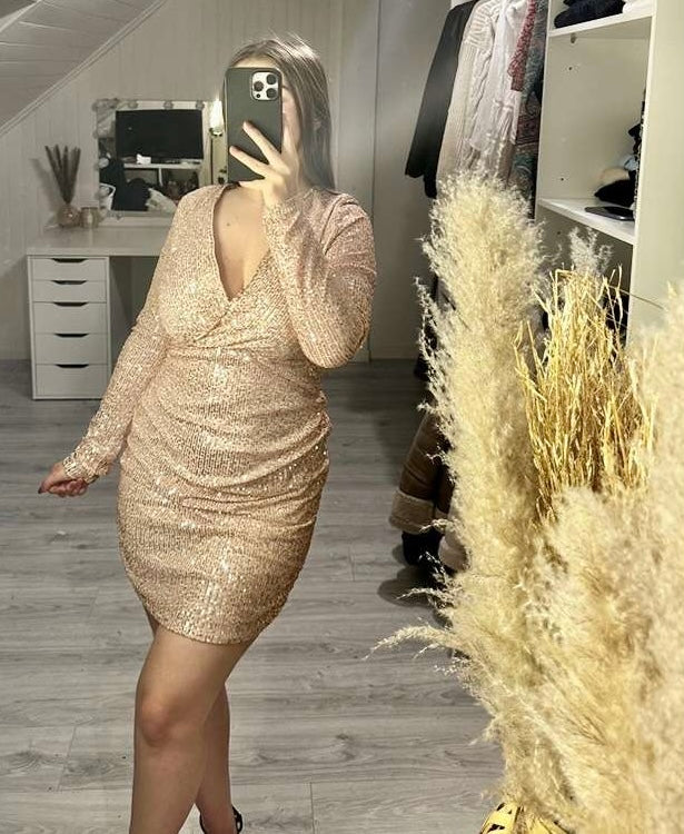 Robe courte à sequins beige