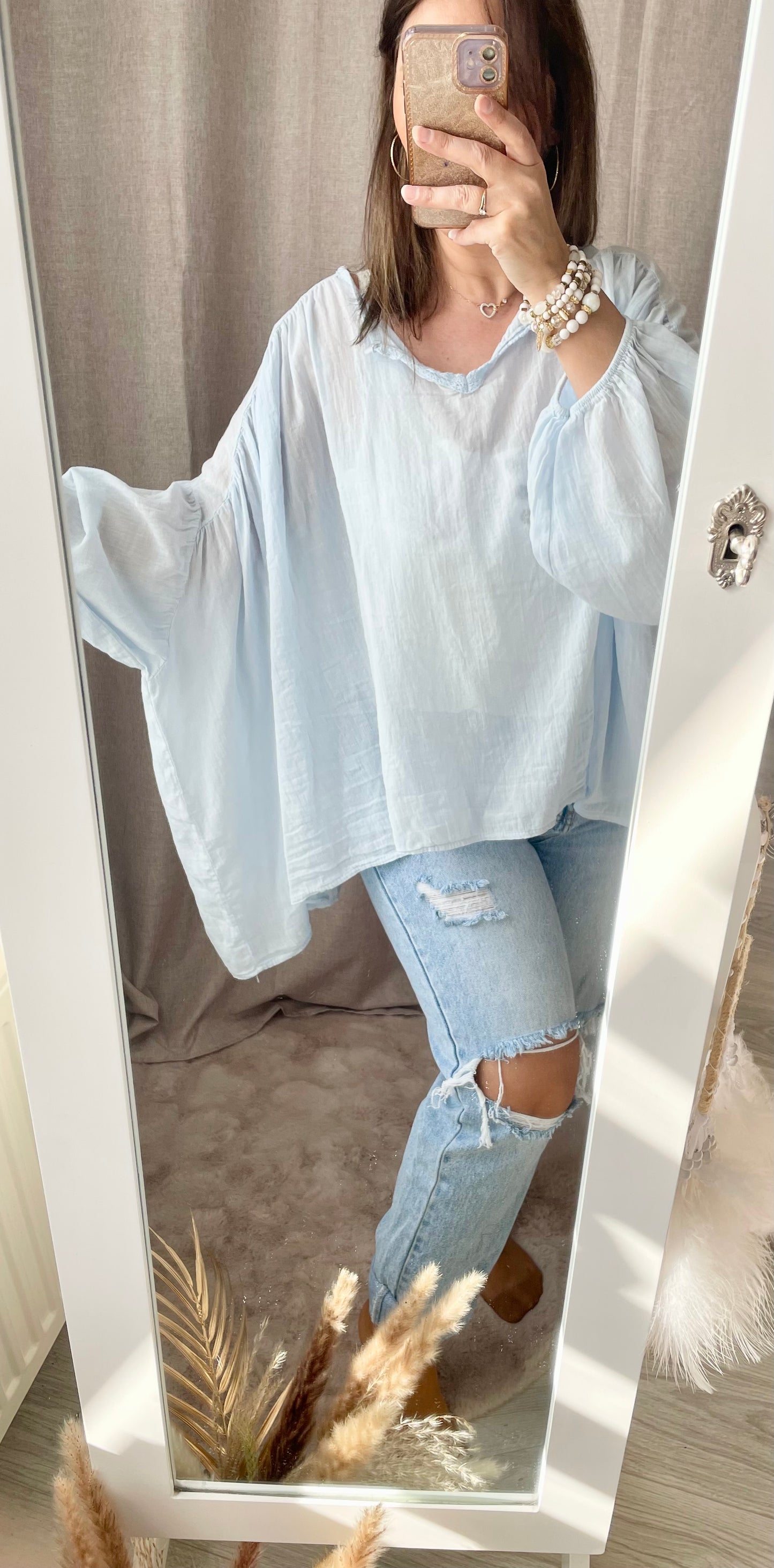 Blouse Bleu ciel légère en voile de voile de coton col V Louna