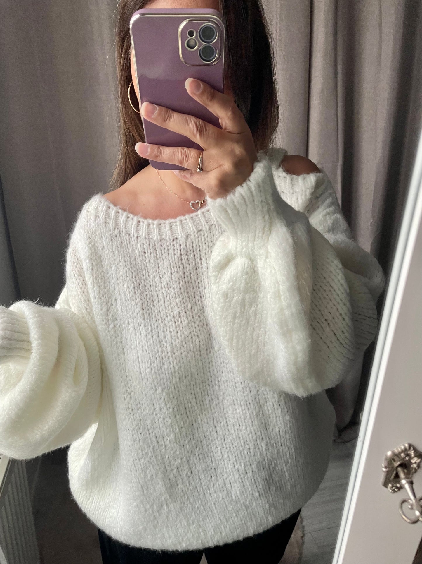 Pull doux épaule dénudée blanc Maude