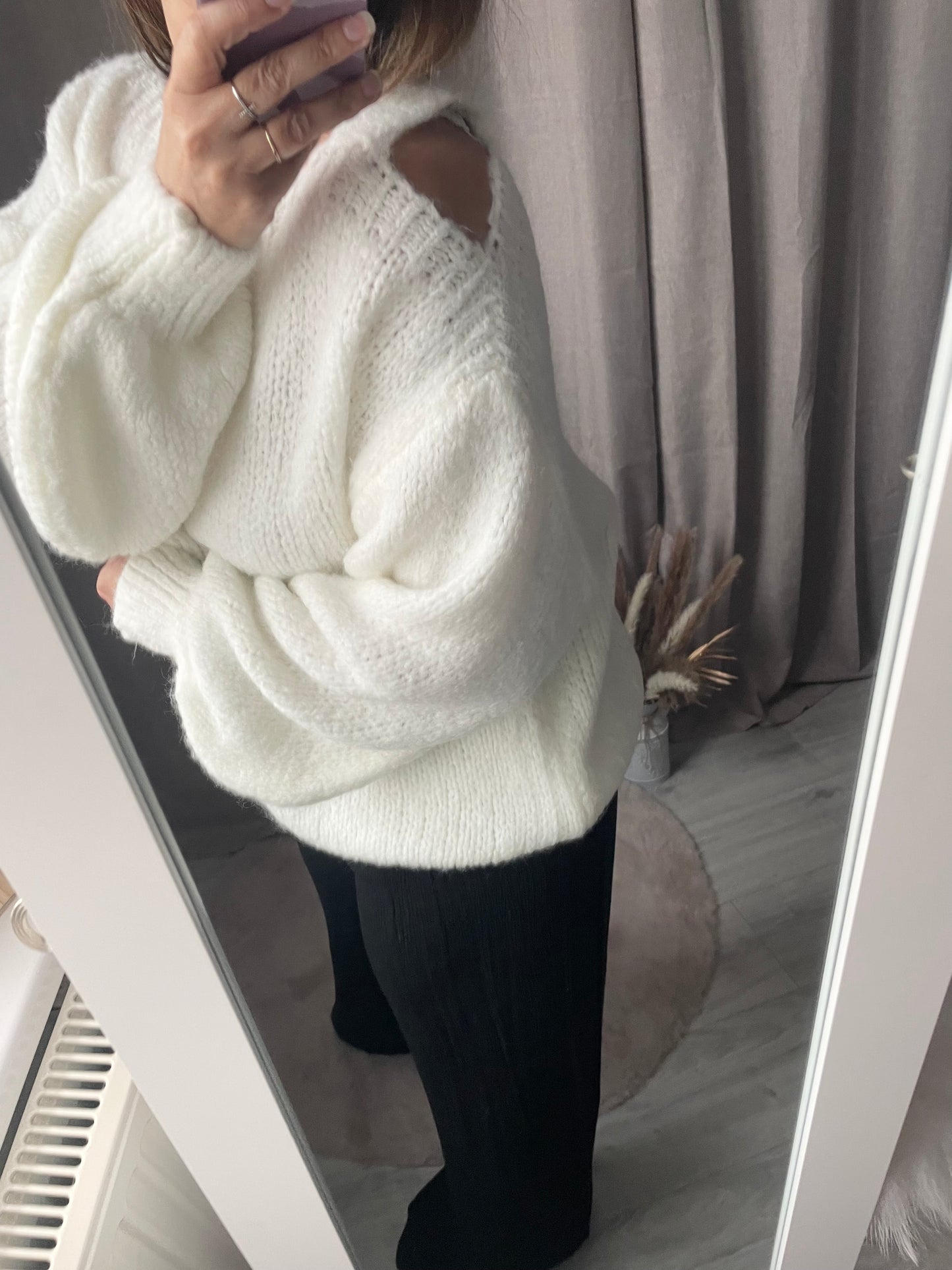 Pull doux épaule dénudée blanc Maude